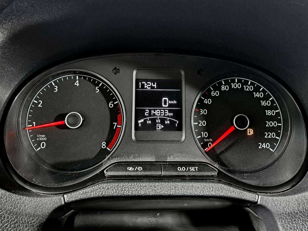 Volkswagen Polo с пробегом — 2016 год. Фото: #10