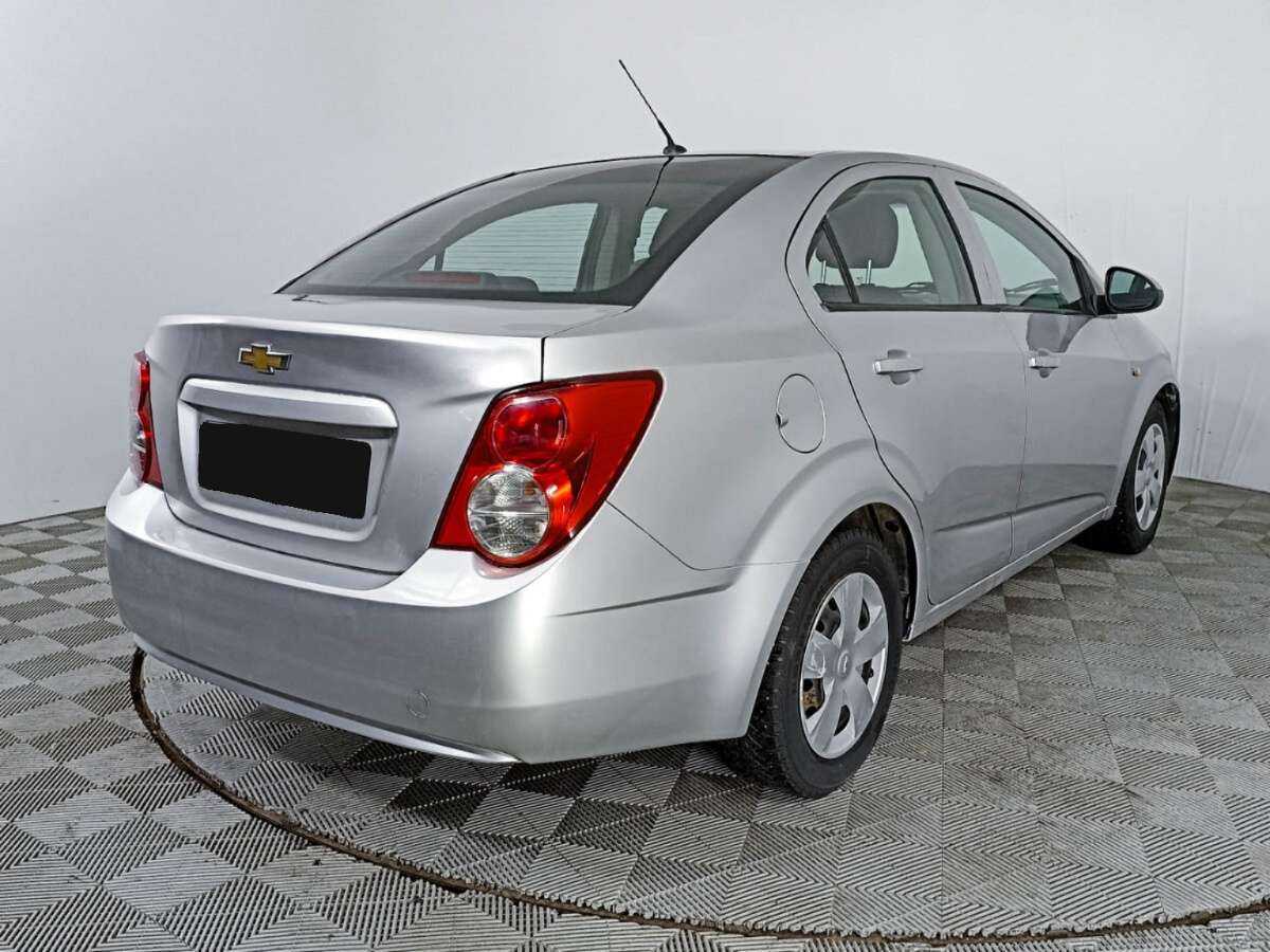Chevrolet Aveo с пробегом — 2013 год. Фото: #4