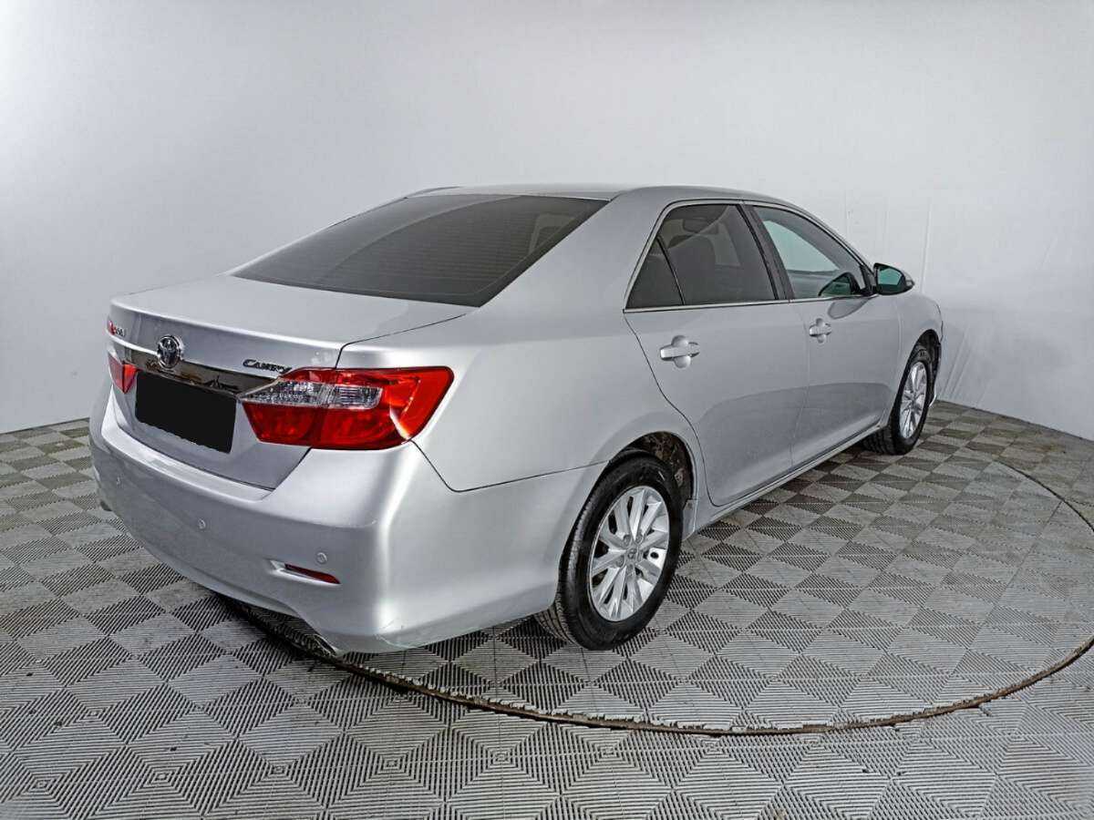 Toyota Camry с пробегом — 2012 год. Фото: #4