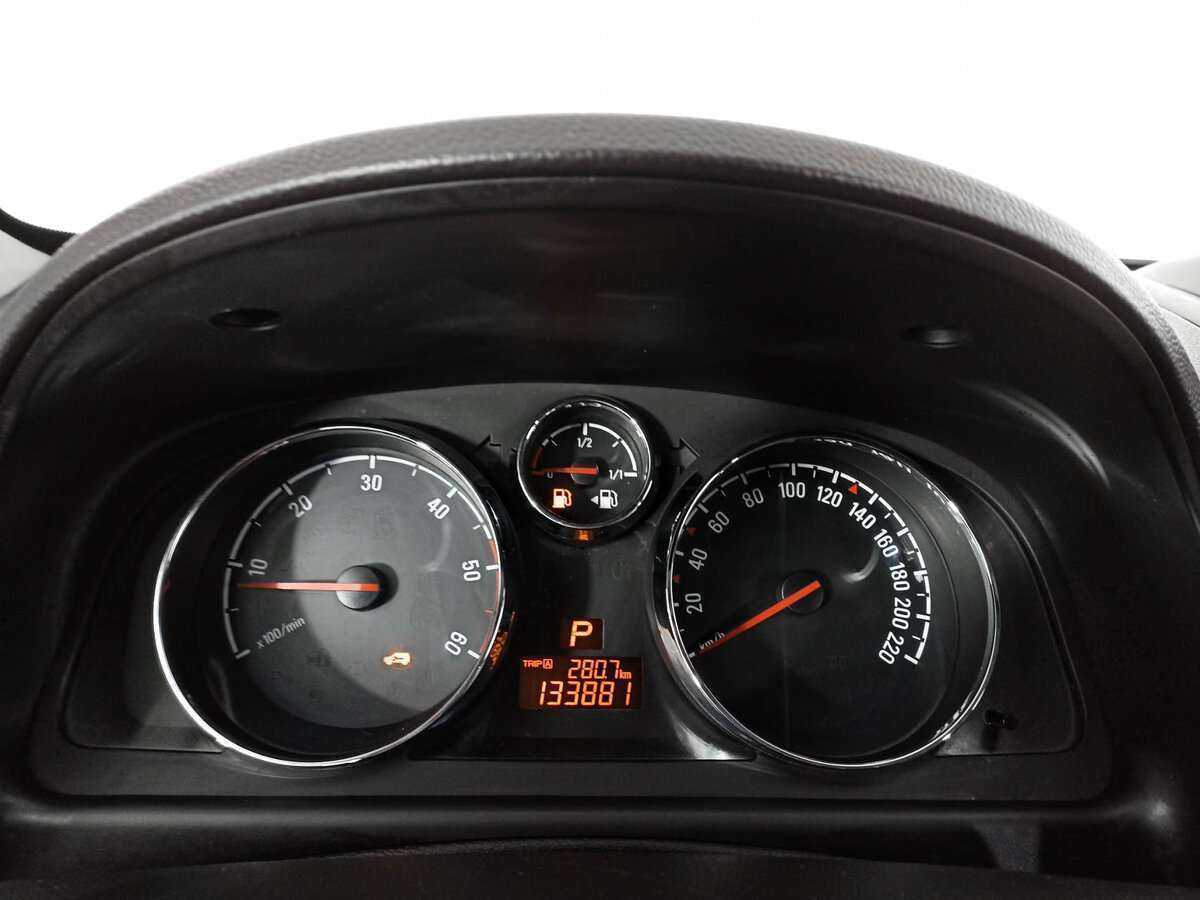 Opel Antara с пробегом — 2012 год. Фото: #10