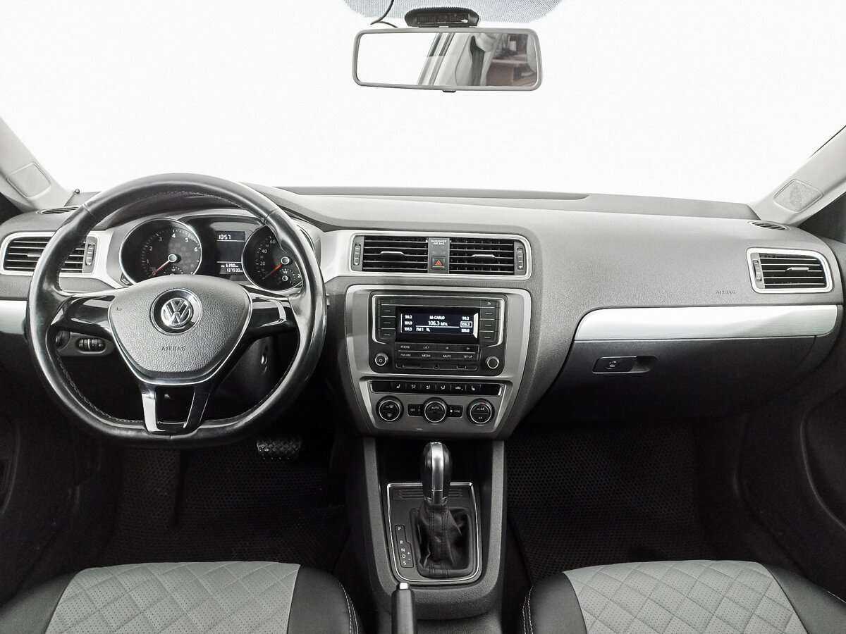 Volkswagen Jetta с пробегом — 2016 год. Фото: #13