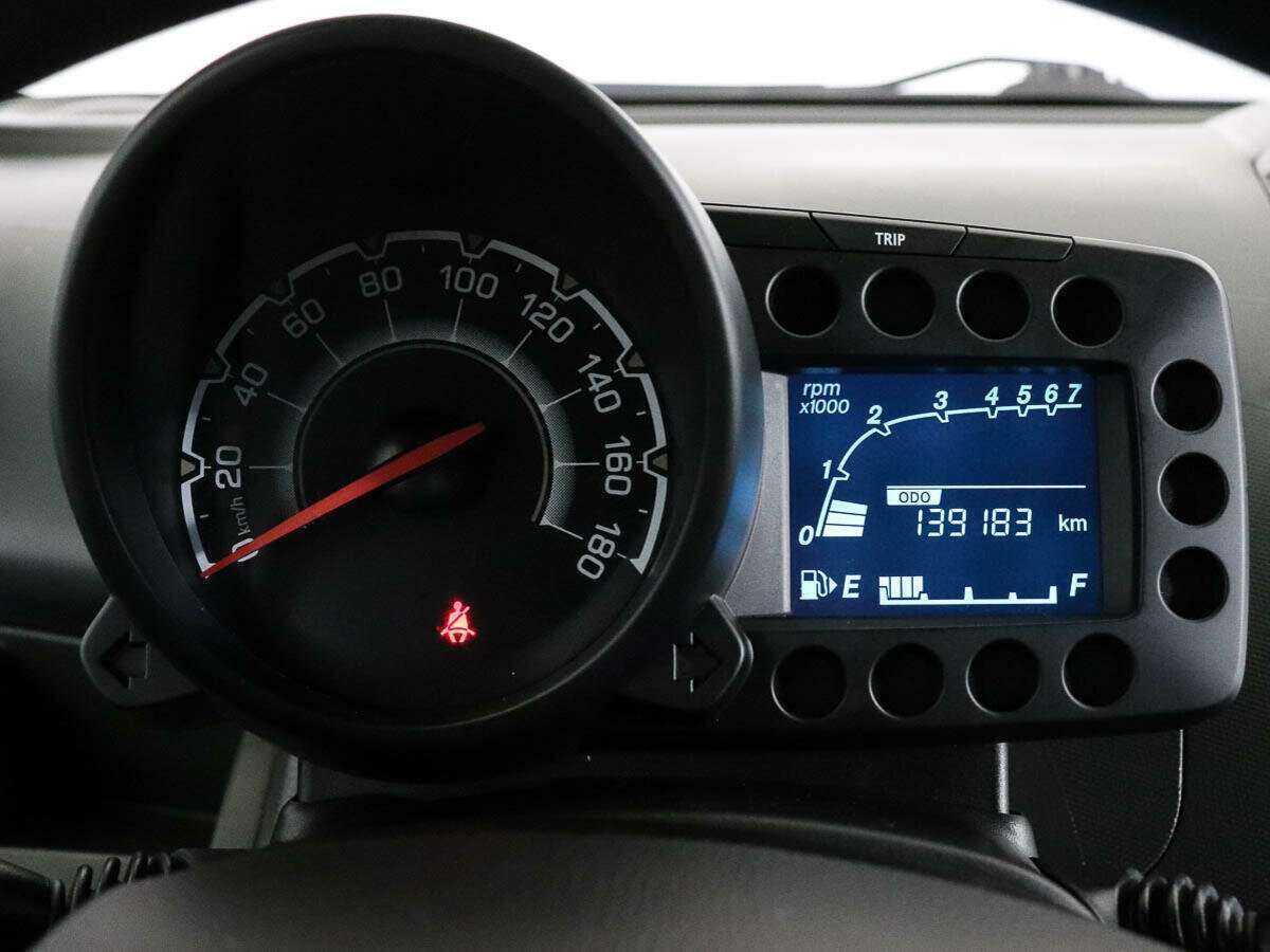 Chevrolet Spark с пробегом — 2013 год. Фото: #9