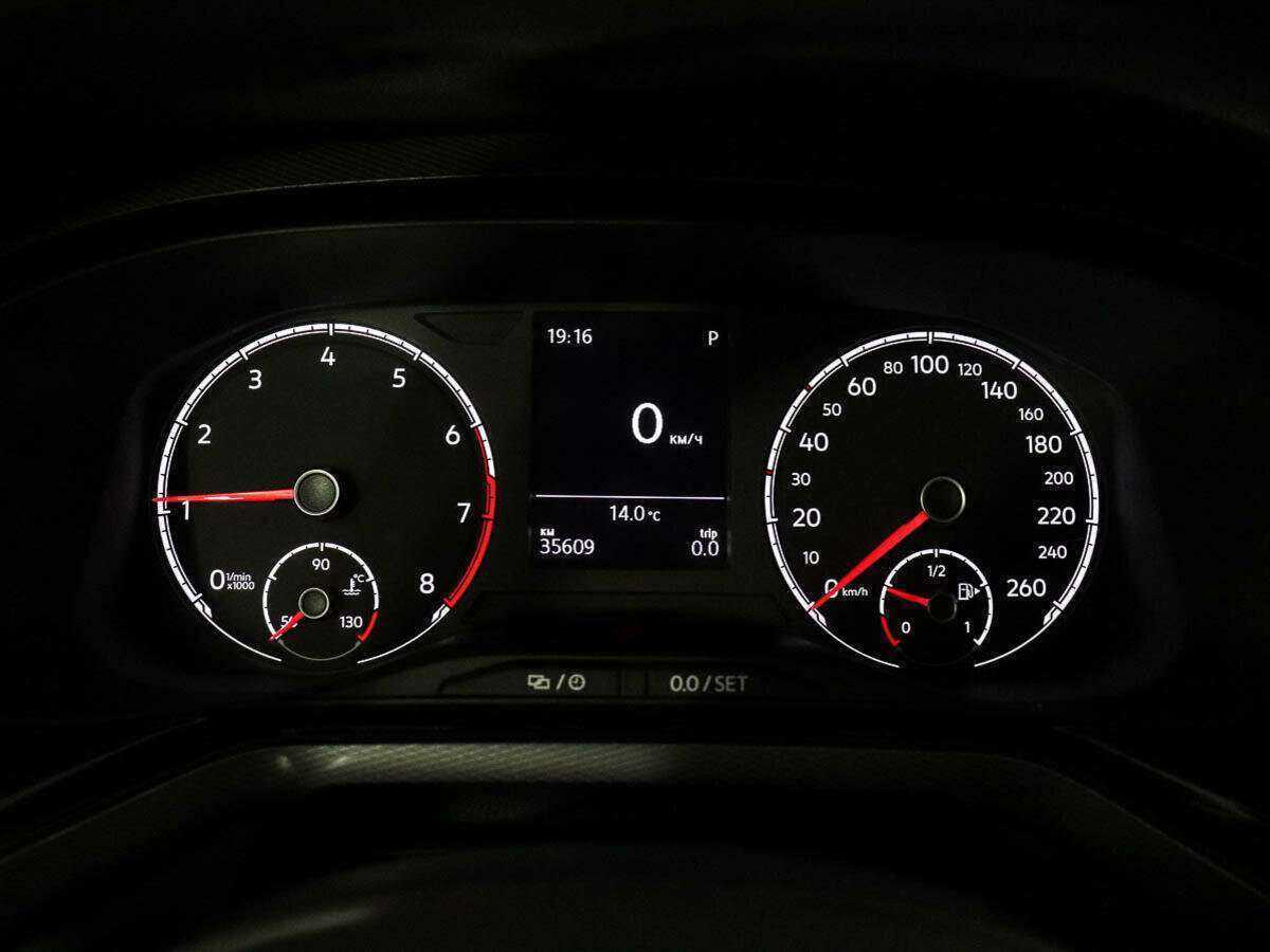 Volkswagen Polo с пробегом — 2022 год. Фото: #9