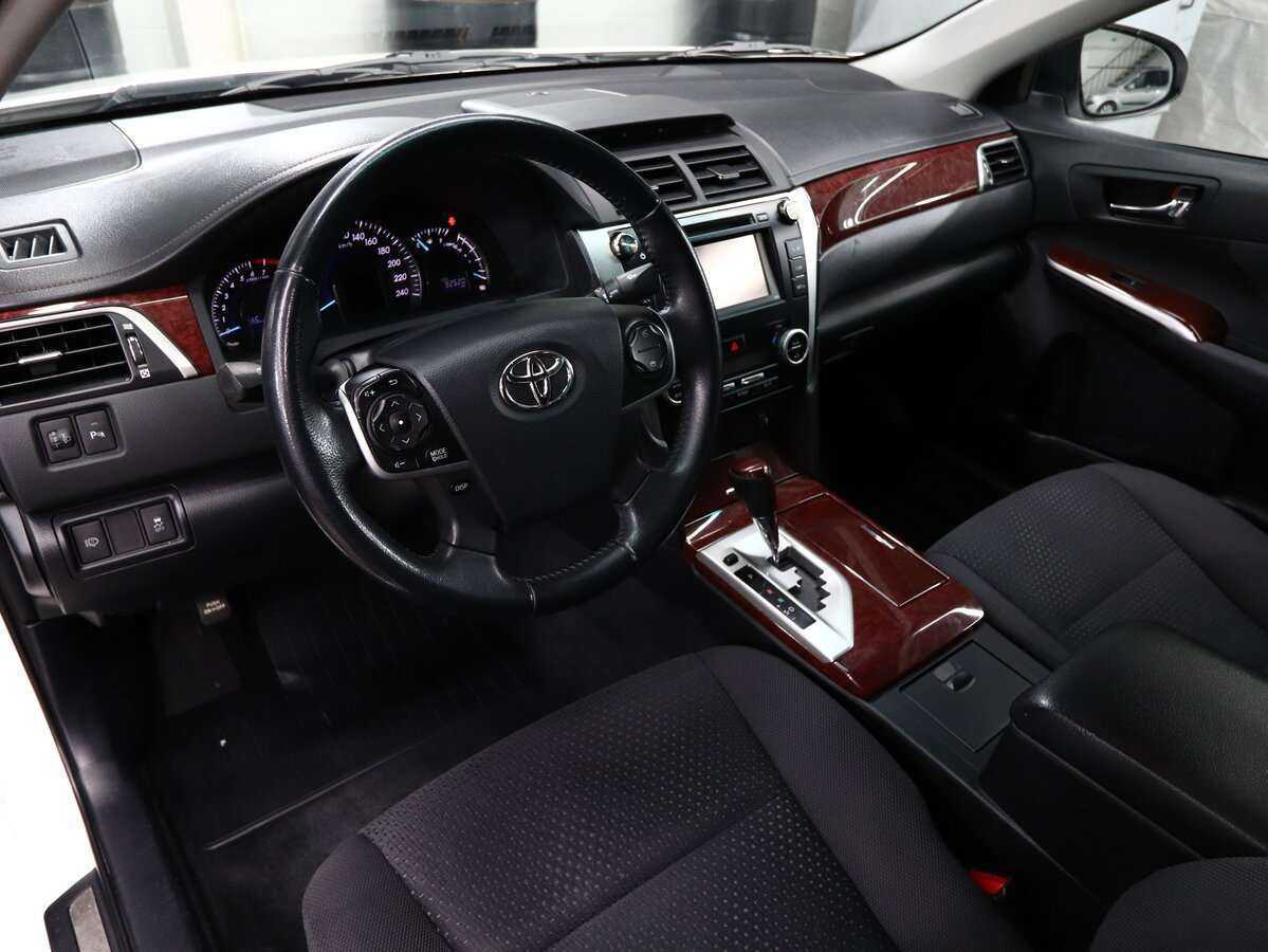 Toyota Camry с пробегом — 2013 год. Фото: #8