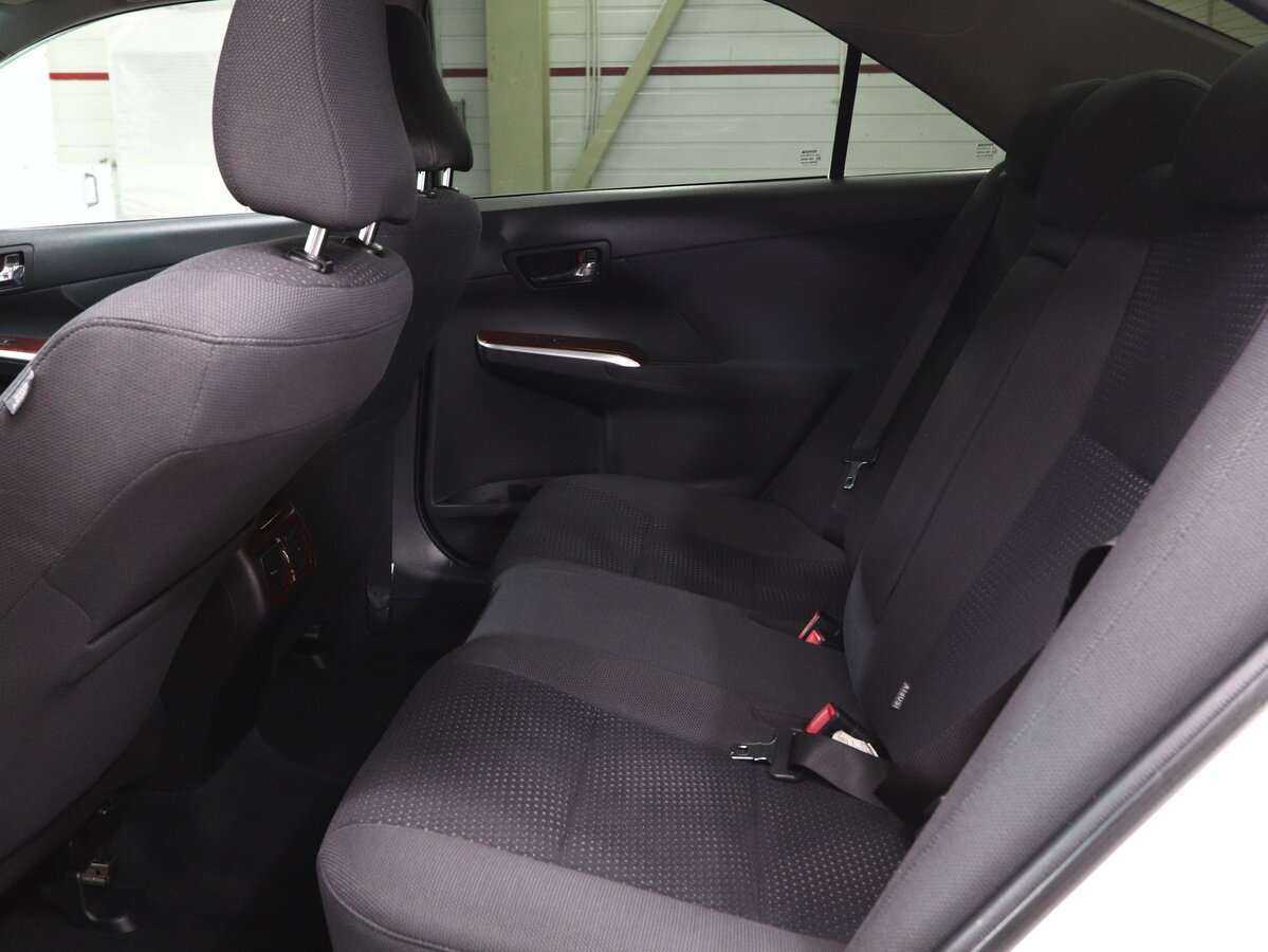 Toyota Camry с пробегом — 2013 год. Фото: #11