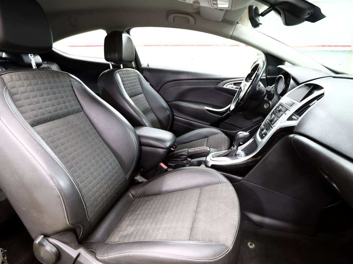 Opel Astra с пробегом — 2014 год. Фото: #6