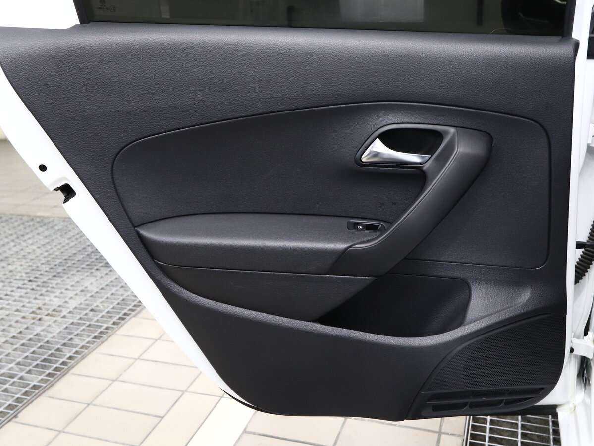 Volkswagen Polo с пробегом — 2017 год. Фото: #12