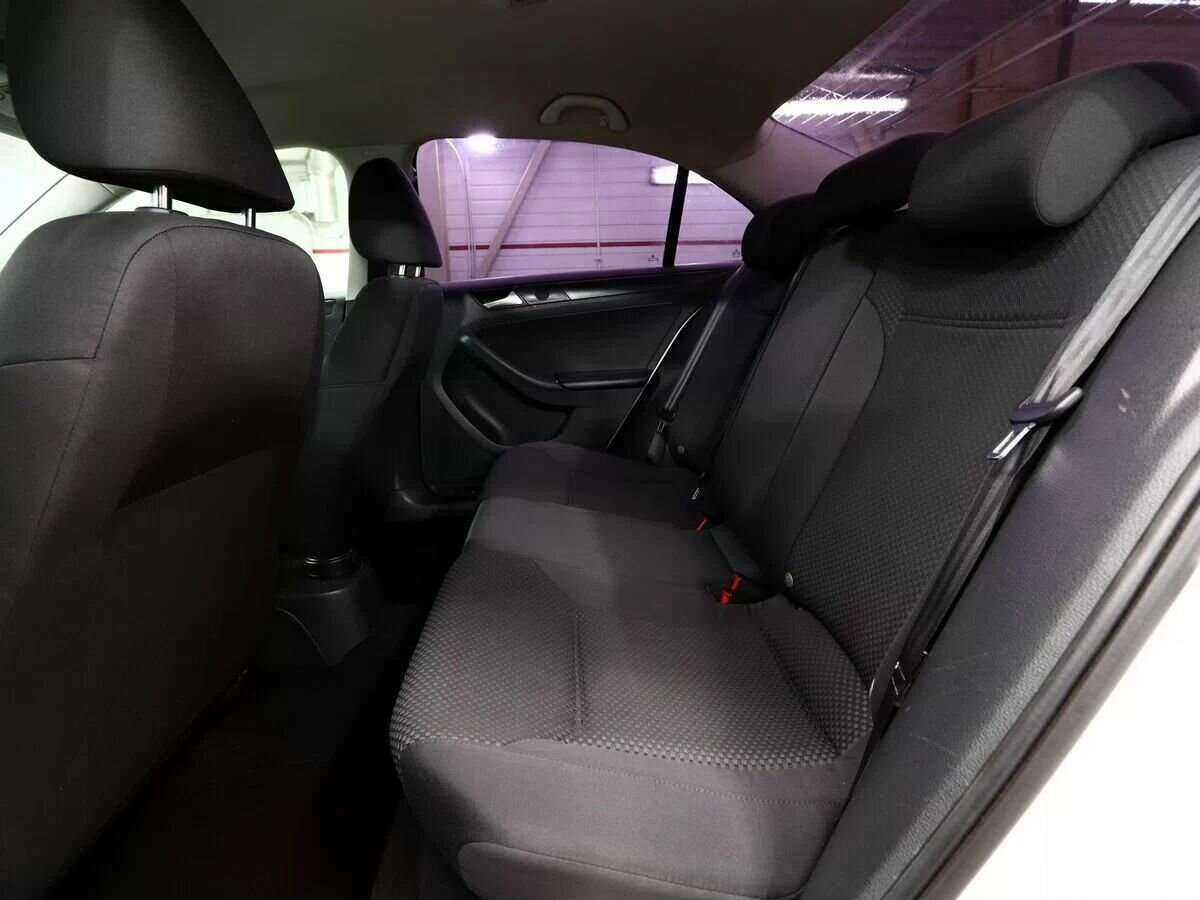 Volkswagen Jetta с пробегом — 2013 год. Фото: #16