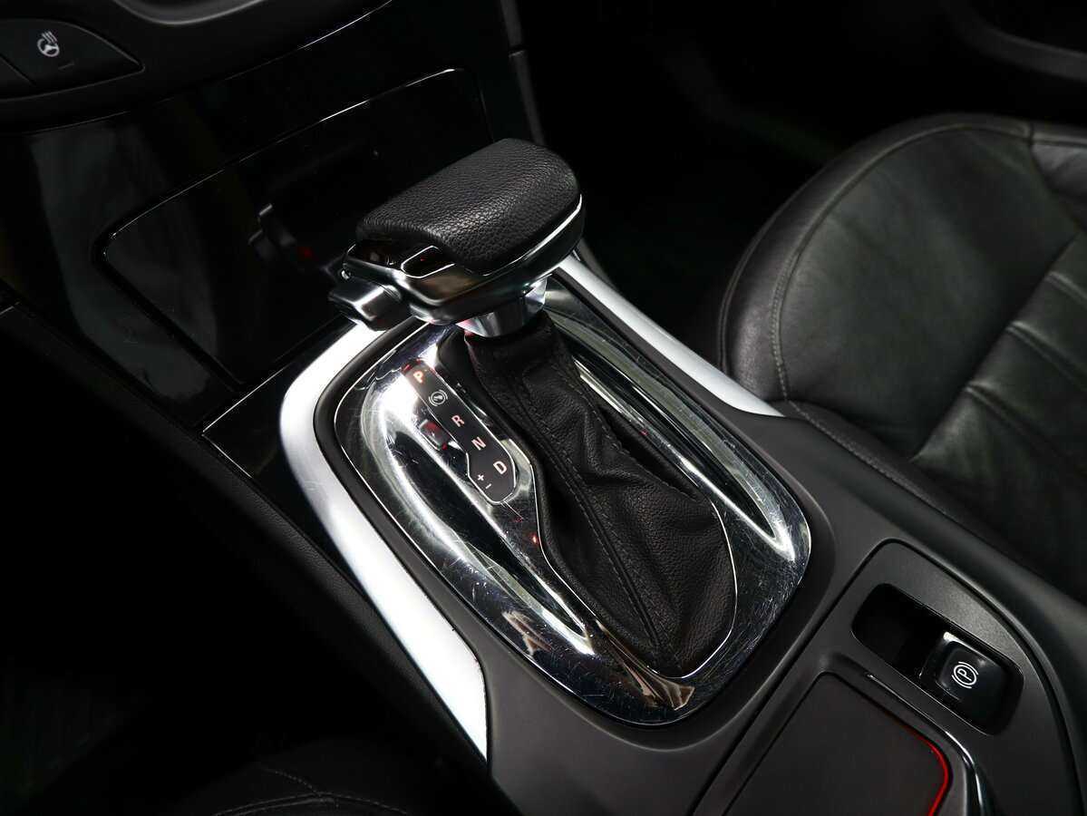 Opel Insignia с пробегом — 2014 год. Фото: #16