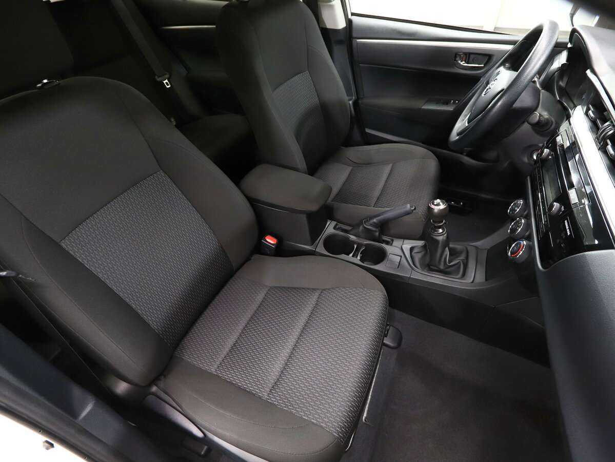 Toyota Corolla с пробегом — 2014 год. Фото: #11