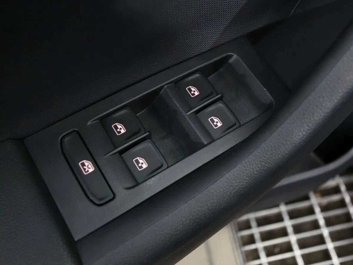 Volkswagen Polo с пробегом — 2021 год. Фото: #6