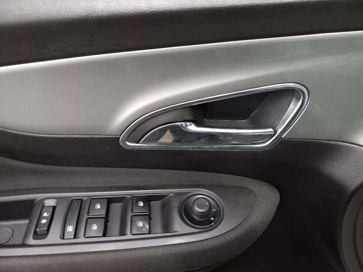 Opel Mokka с пробегом — 2013 год. Фото: #14