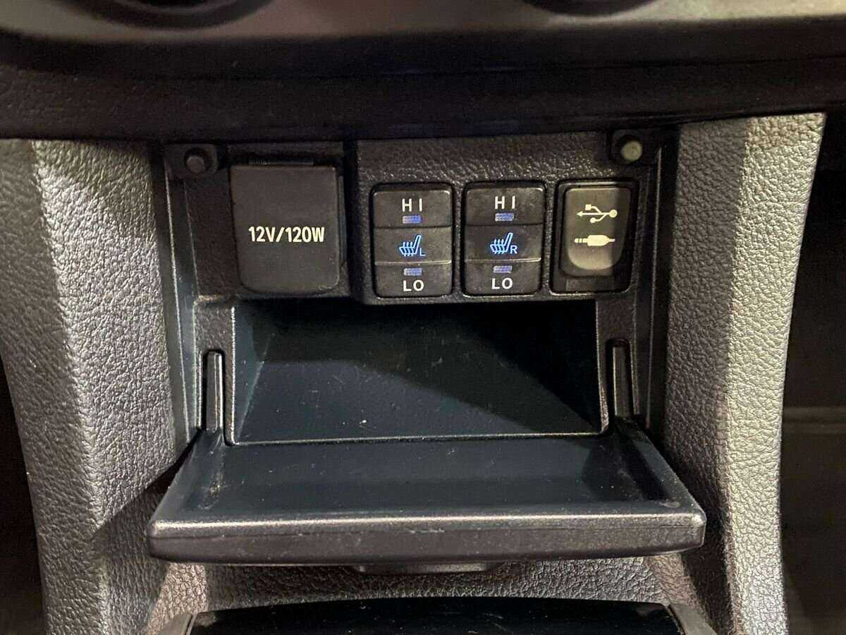 Toyota Corolla с пробегом — 2014 год. Фото: #13