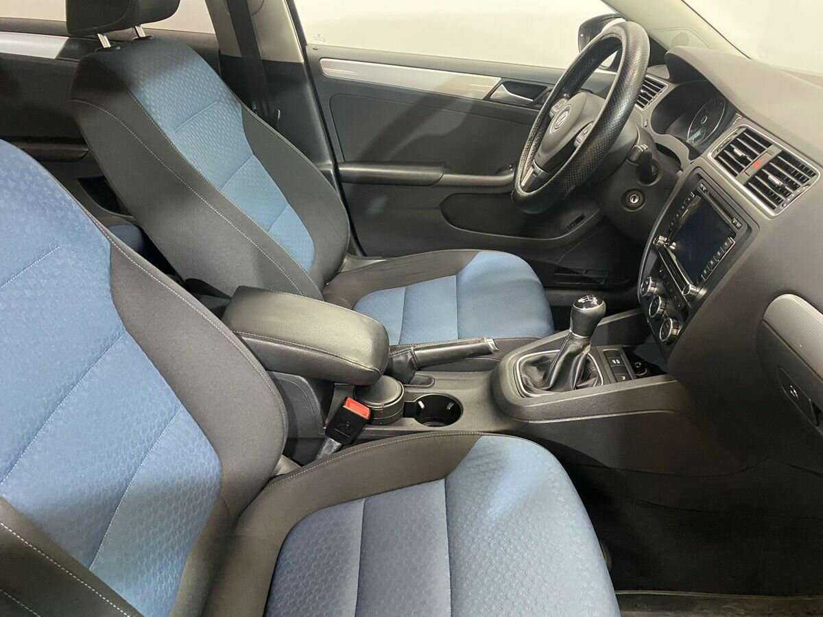 Volkswagen Jetta с пробегом — 2013 год. Фото: #7