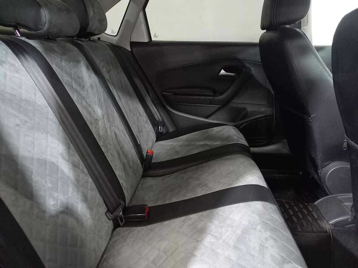 Volkswagen Polo с пробегом — 2013 год. Фото: #10