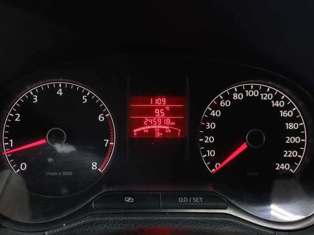 Volkswagen Polo с пробегом — 2013 год. Фото: #11