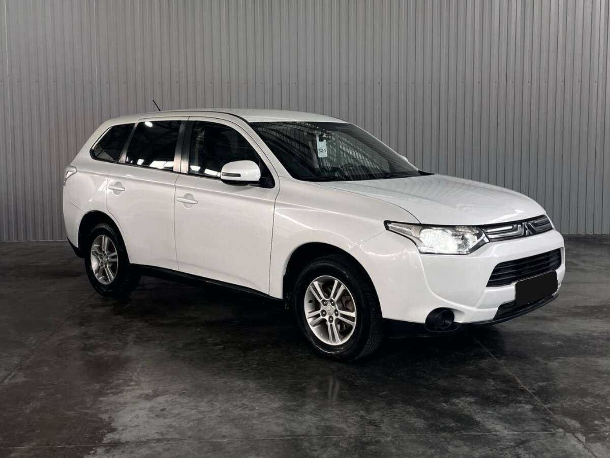 Mitsubishi Outlander с пробегом — 2013 год. Фото: #2