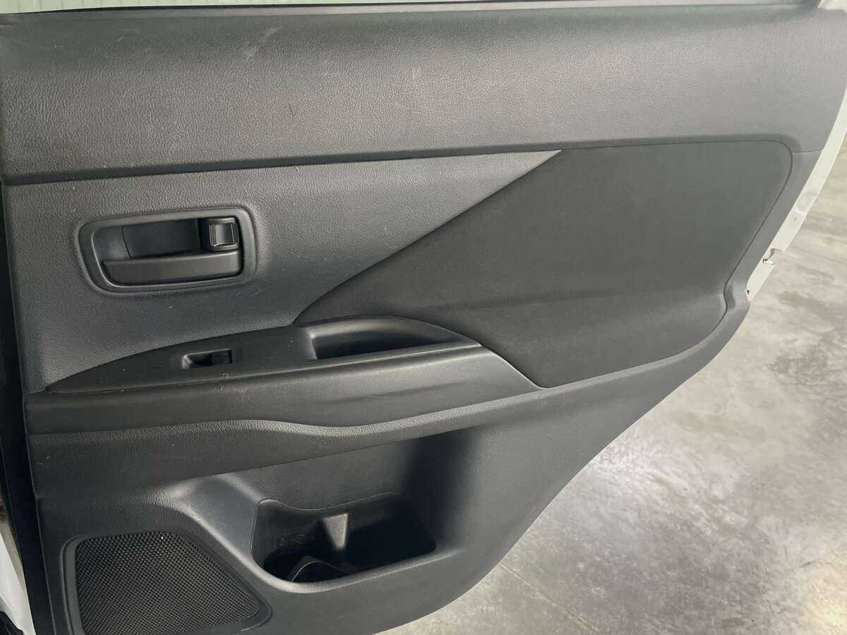 Mitsubishi Outlander с пробегом — 2013 год. Фото: #19