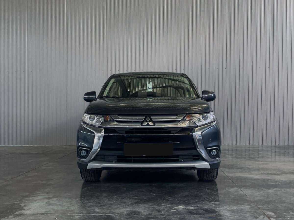 Mitsubishi Outlander с пробегом — 2018 год. Фото: #1