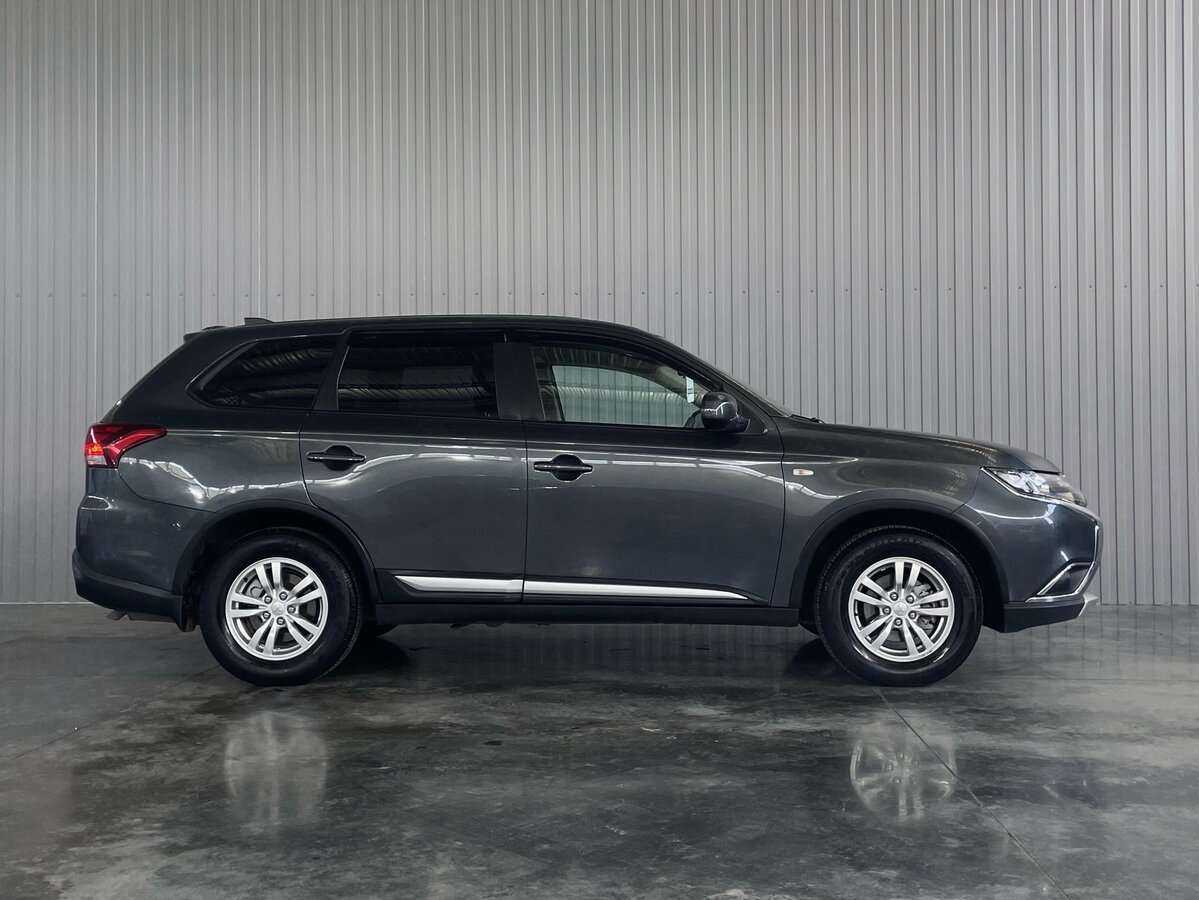 Mitsubishi Outlander с пробегом — 2018 год. Фото: #3