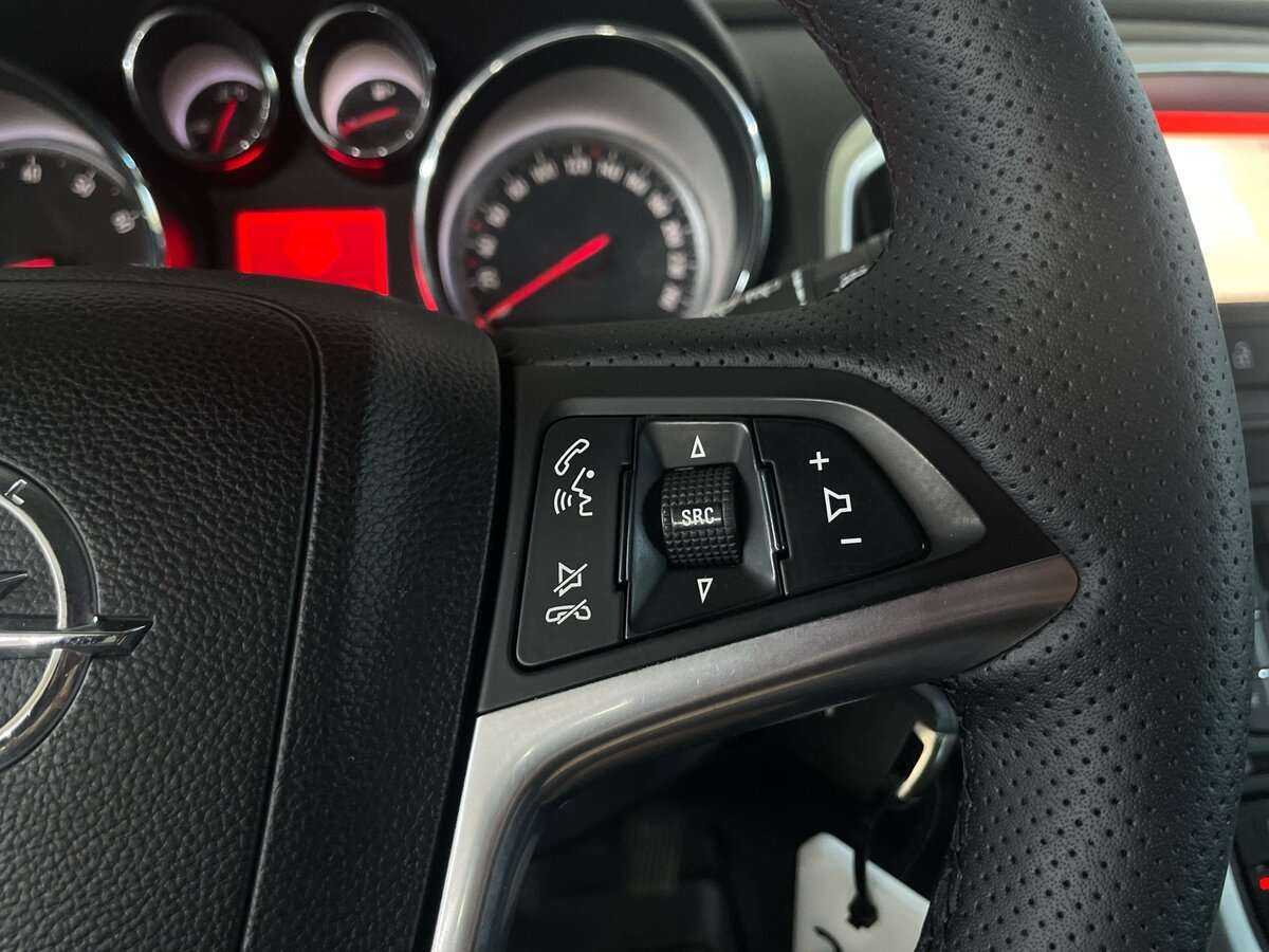 Opel Astra с пробегом — 2014 год. Фото: #11