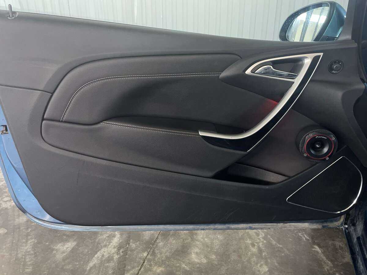 Opel Astra с пробегом — 2014 год. Фото: #14