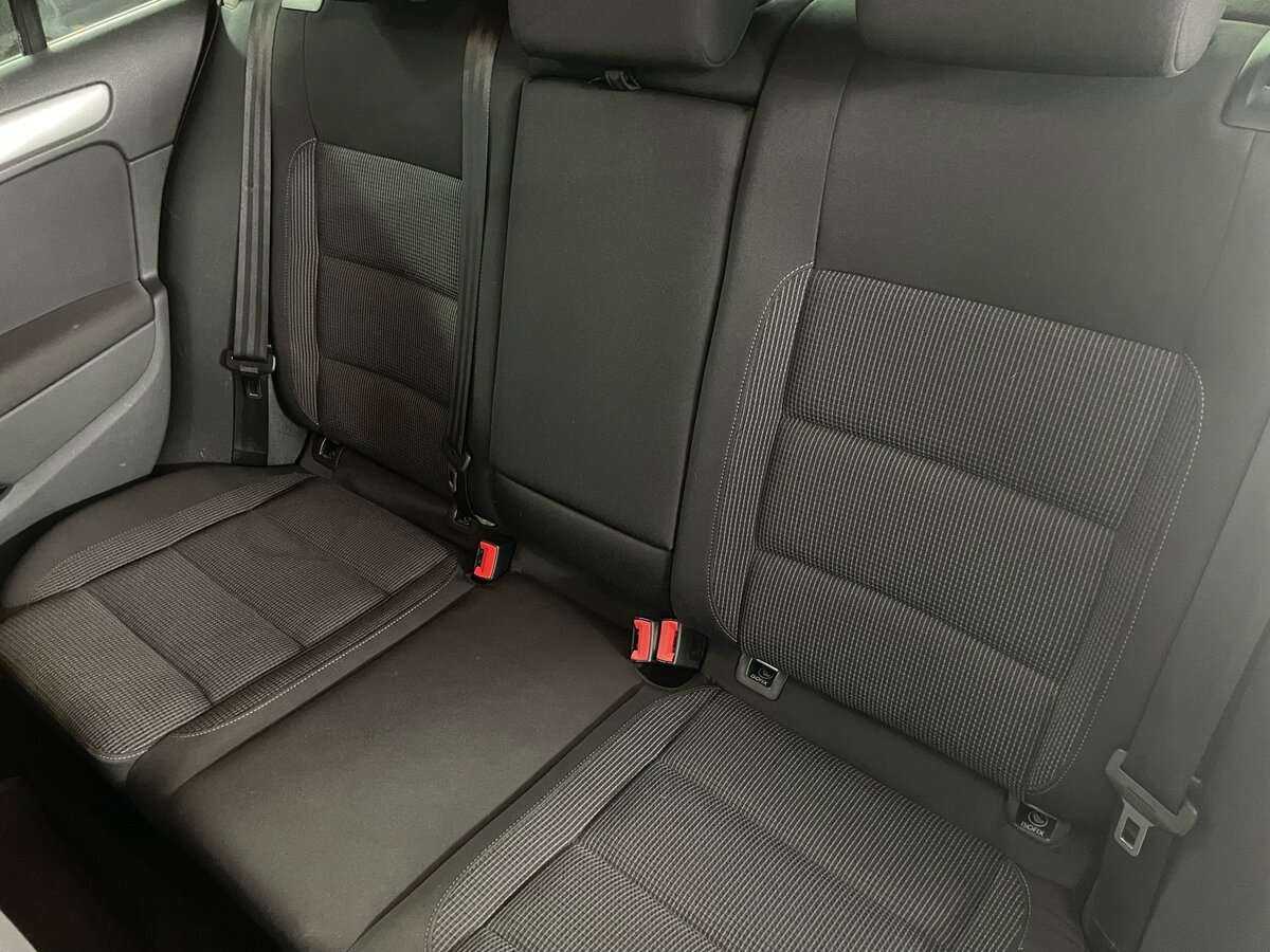 Volkswagen Golf с пробегом — 2012 год. Фото: #16