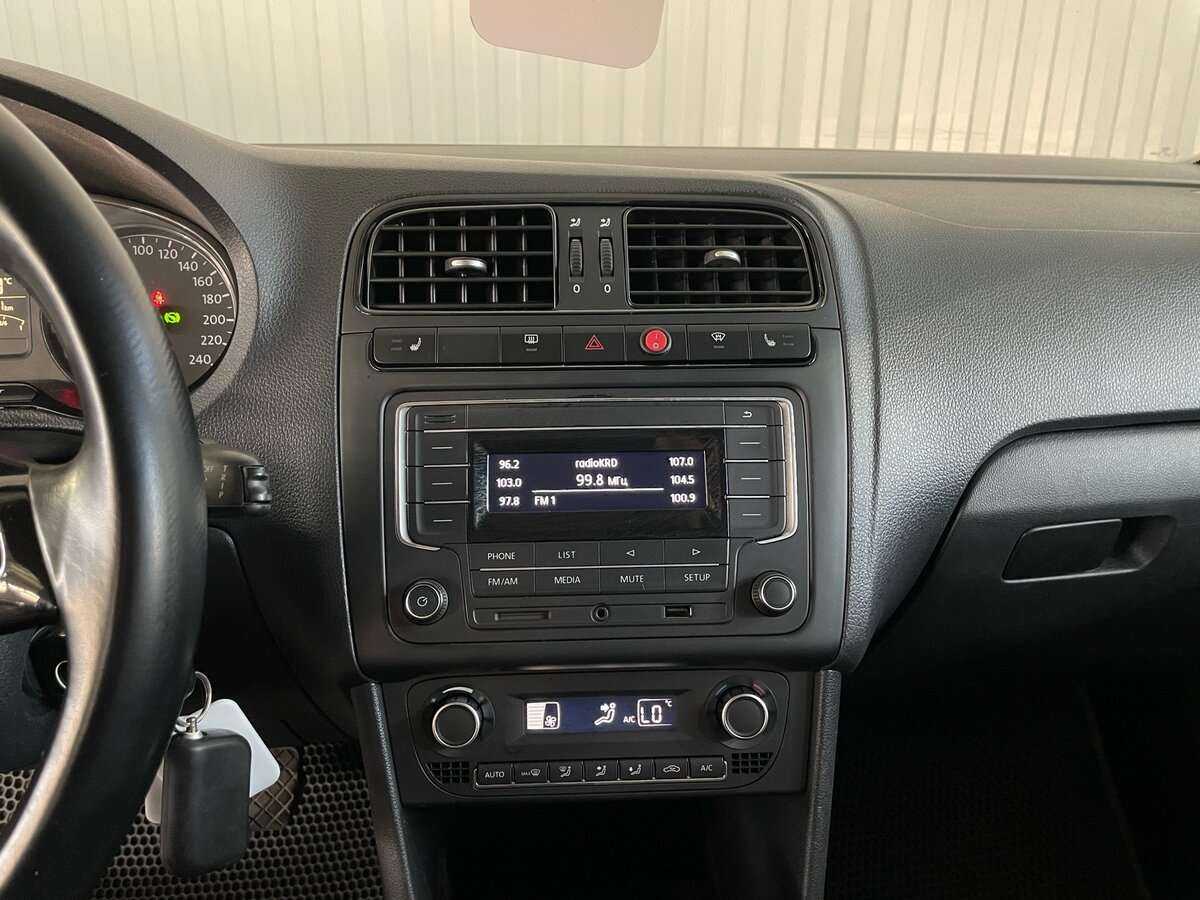 Volkswagen Polo с пробегом — 2018 год. Фото: #11