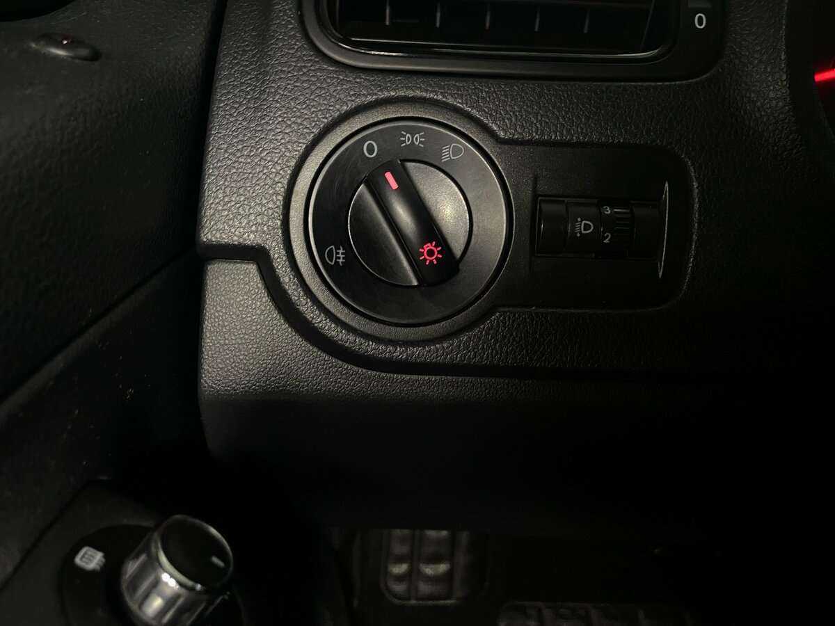 Volkswagen Polo с пробегом — 2017 год. Фото: #17