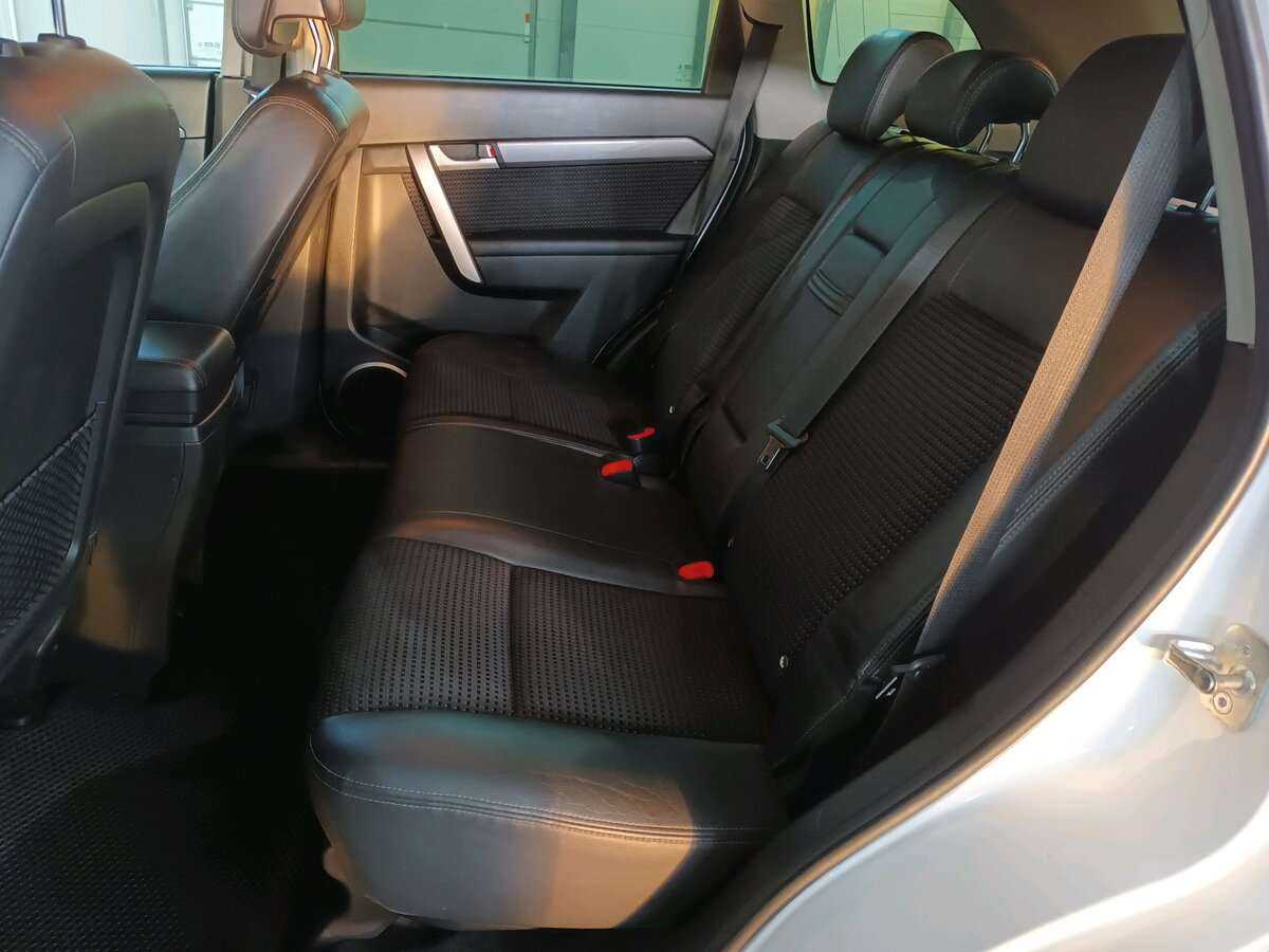 Chevrolet Captiva с пробегом — 2012 год. Фото: #14