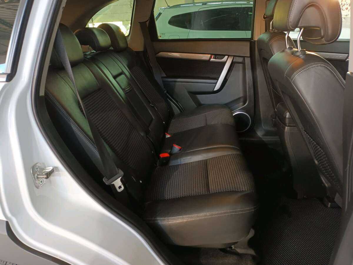 Chevrolet Captiva с пробегом — 2012 год. Фото: #16
