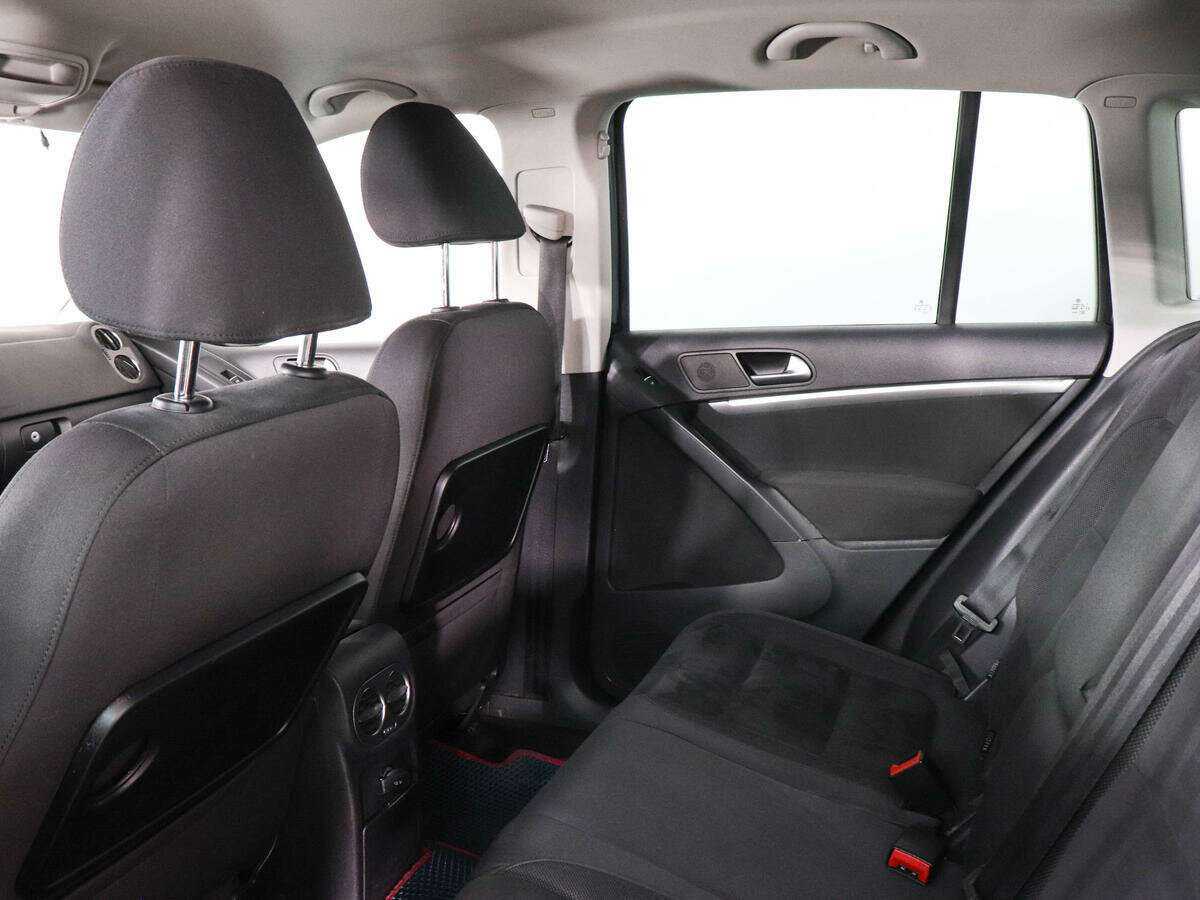 Volkswagen Tiguan с пробегом — 2012 год. Фото: #11