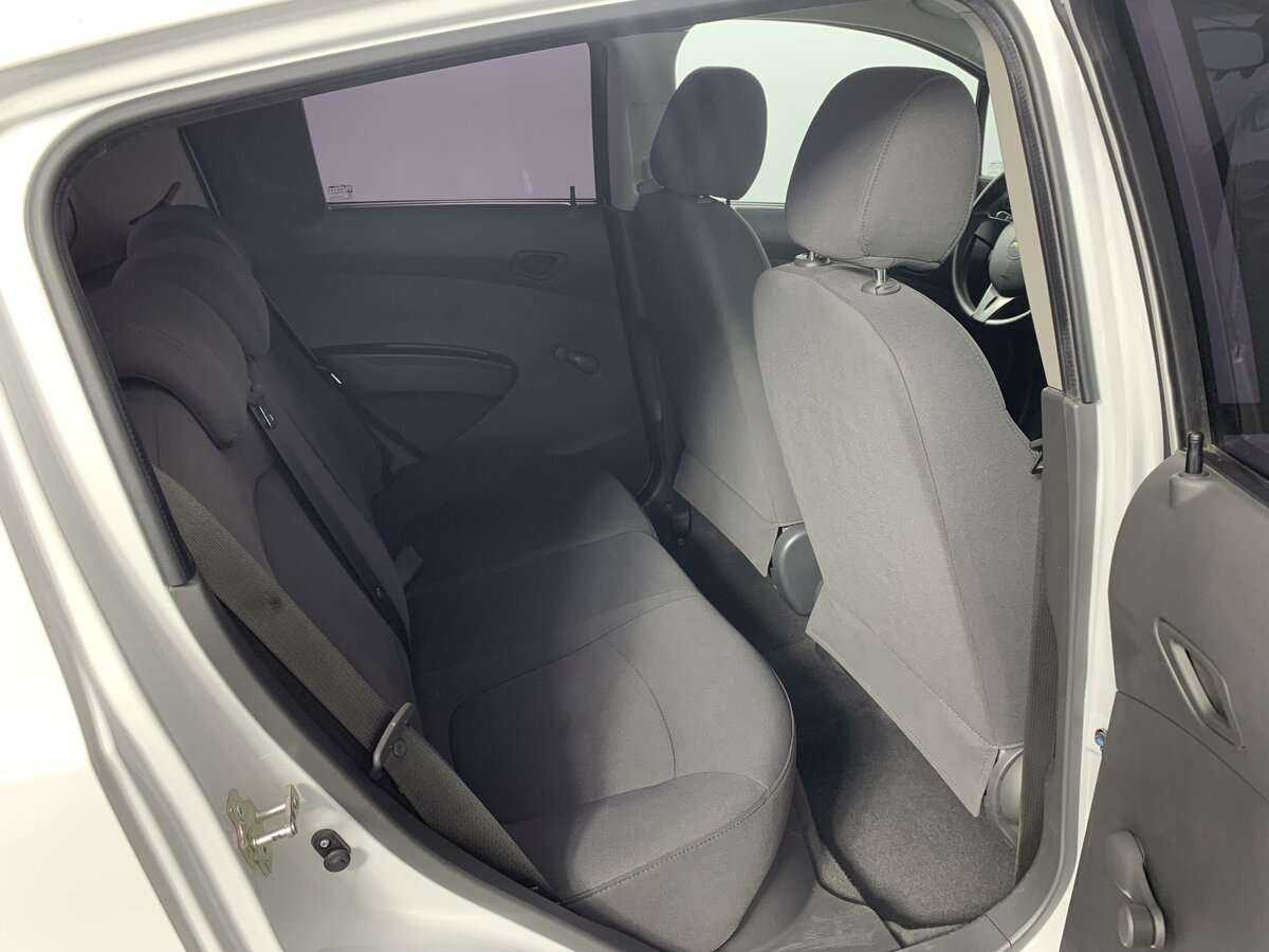 Chevrolet Spark с пробегом — 2013 год. Фото: #15