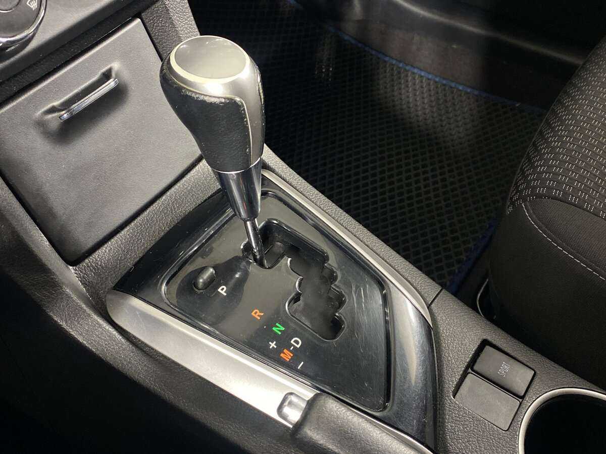 Toyota Corolla с пробегом — 2013 год. Фото: #13