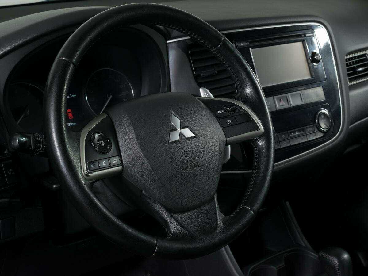 Mitsubishi Outlander с пробегом — 2012 год. Фото: #13