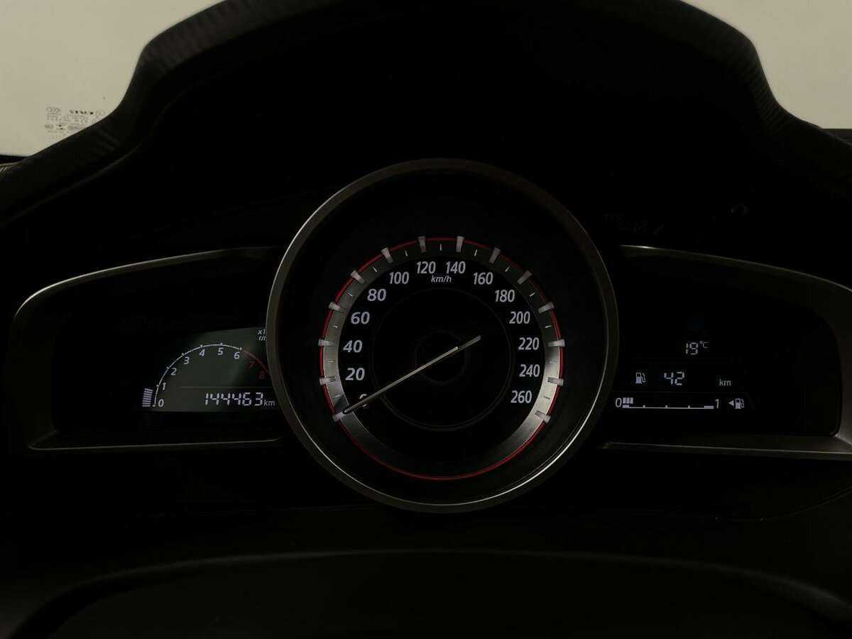 Mazda 3 с пробегом — 2014 год. Фото: #10