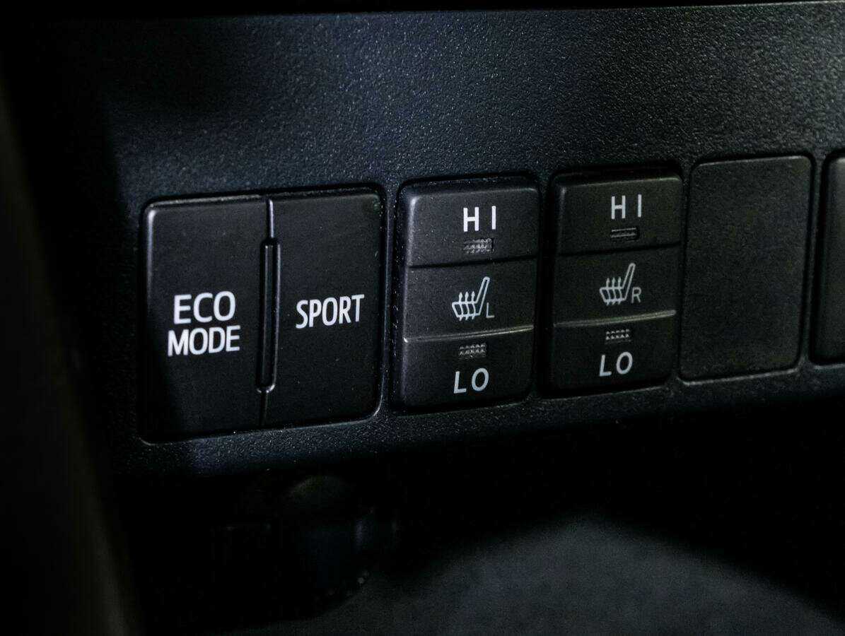 Toyota RAV4 с пробегом — 2014 год. Фото: #13