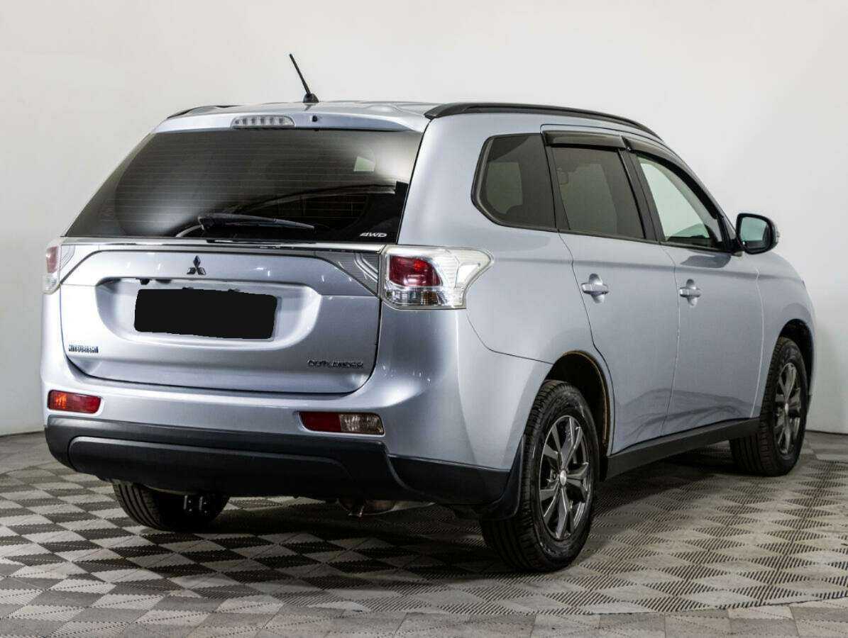 Mitsubishi Outlander с пробегом — 2012 год. Фото: #3