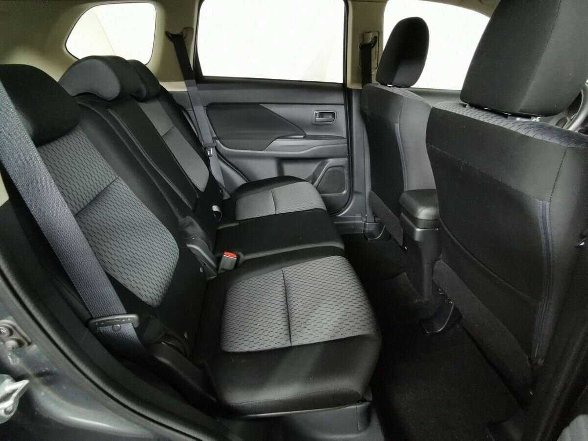 Mitsubishi Outlander с пробегом — 2014 год. Фото: #11
