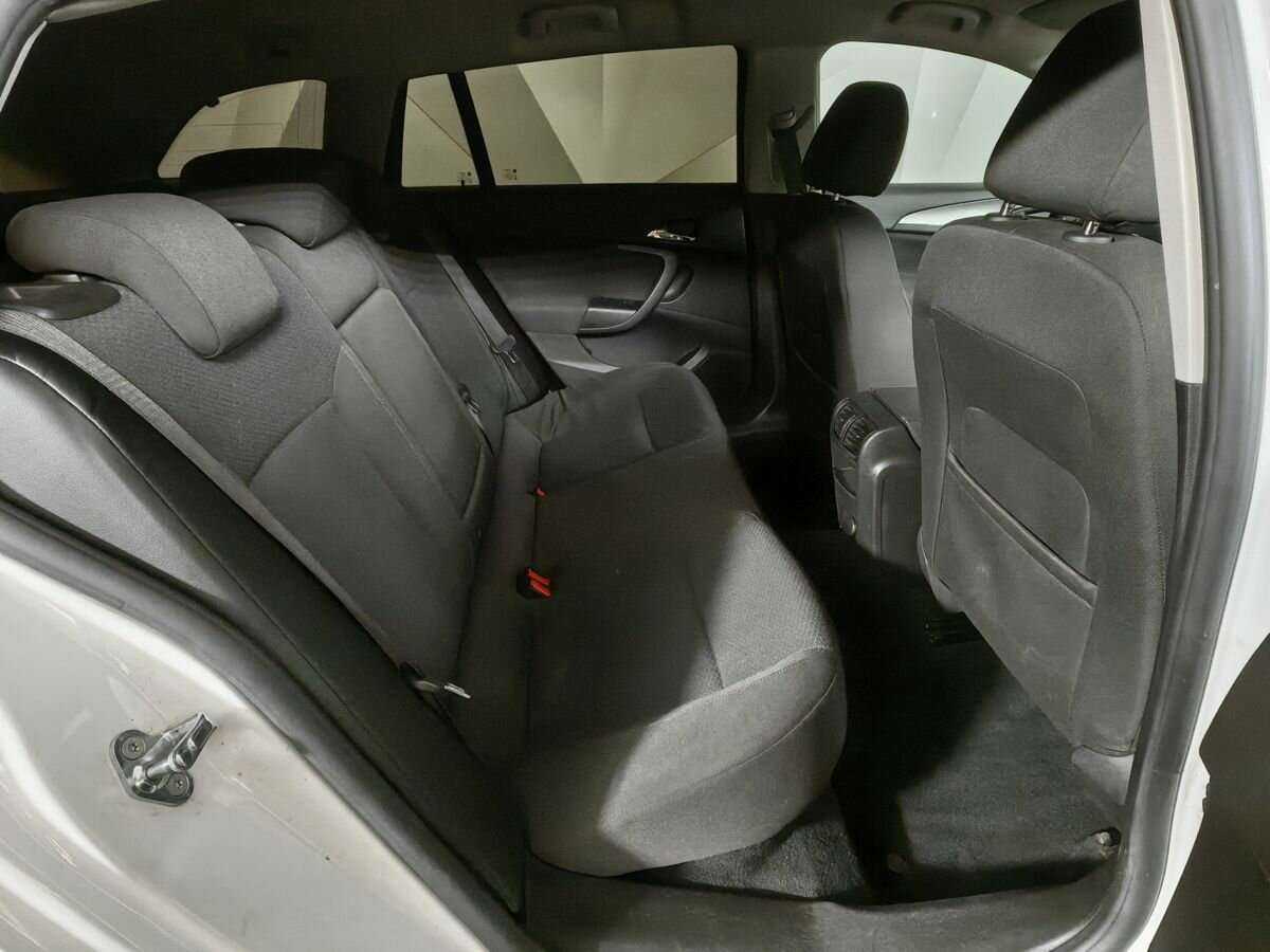 Opel Insignia с пробегом — 2014 год. Фото: #11