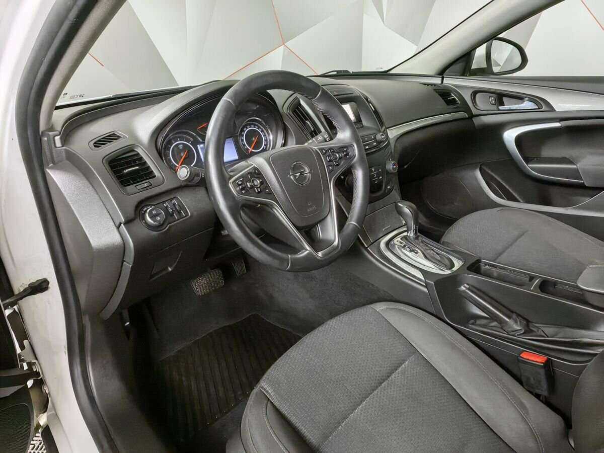 Opel Insignia с пробегом — 2014 год. Фото: #14