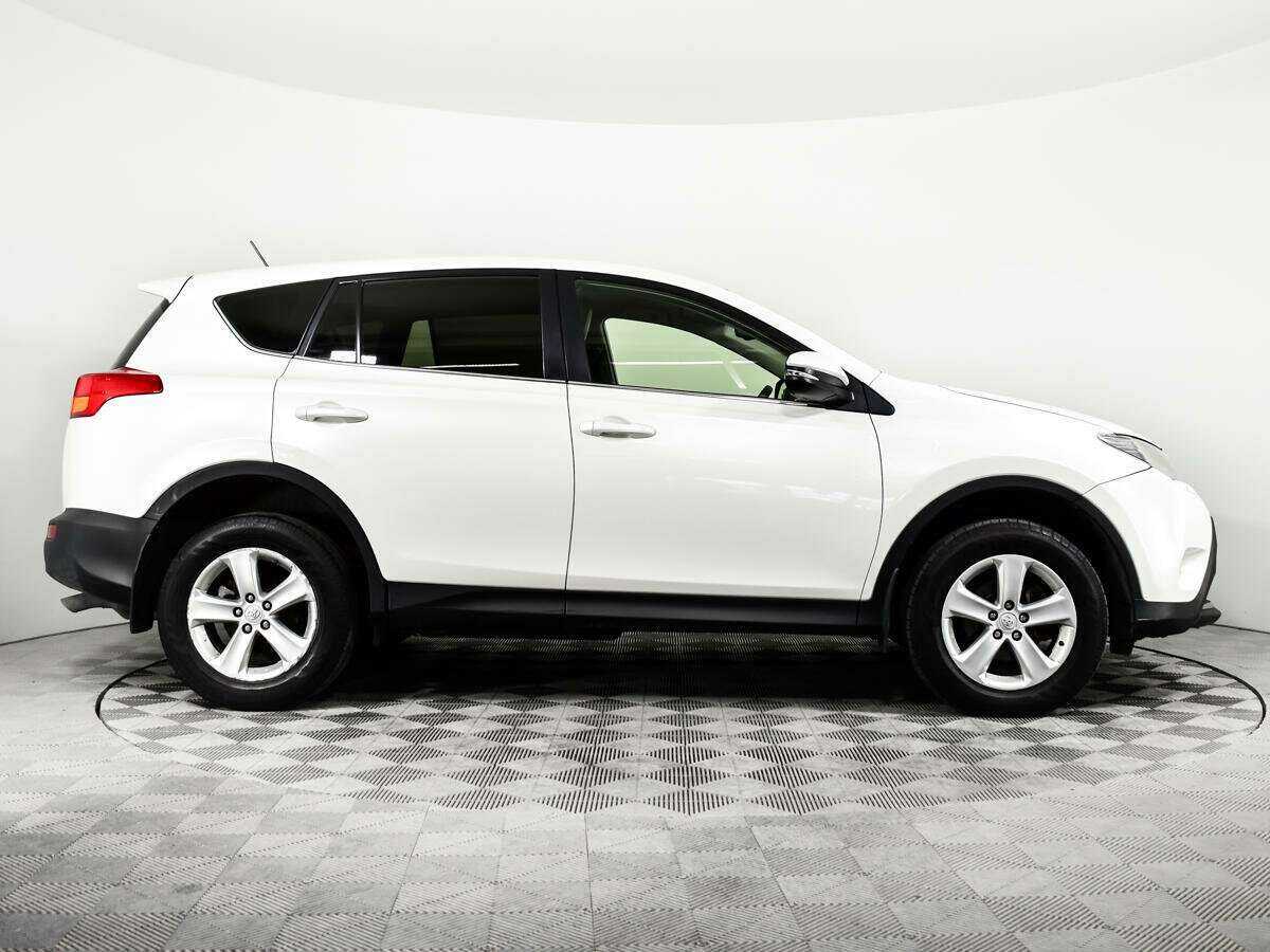 Toyota RAV4 с пробегом — 2013 год. Фото: #3
