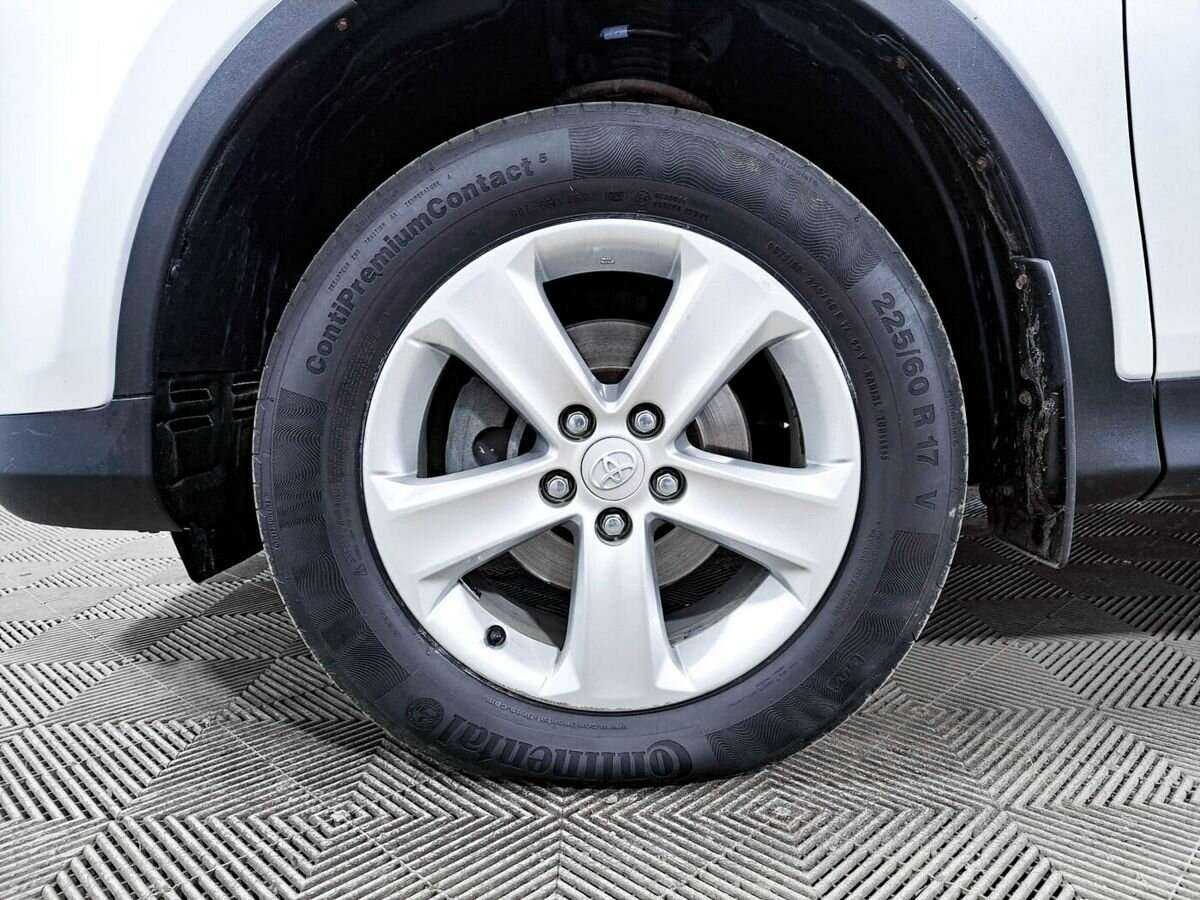 Toyota RAV4 с пробегом — 2014 год. Фото: #15