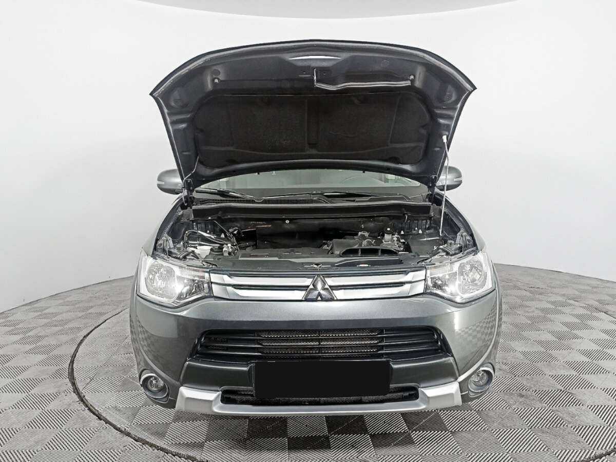 Mitsubishi Outlander с пробегом — 2014 год. Фото: #8