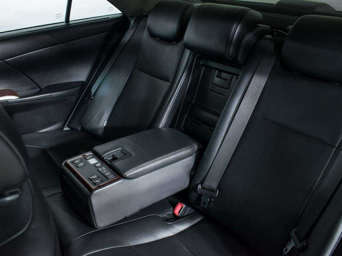 Toyota Camry с пробегом — 2012 год. Фото: #13