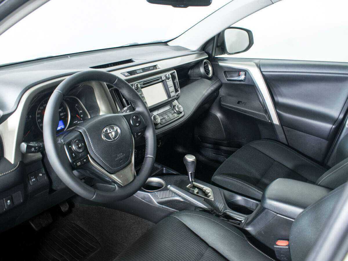 Toyota RAV4 с пробегом — 2013 год. Фото: #10