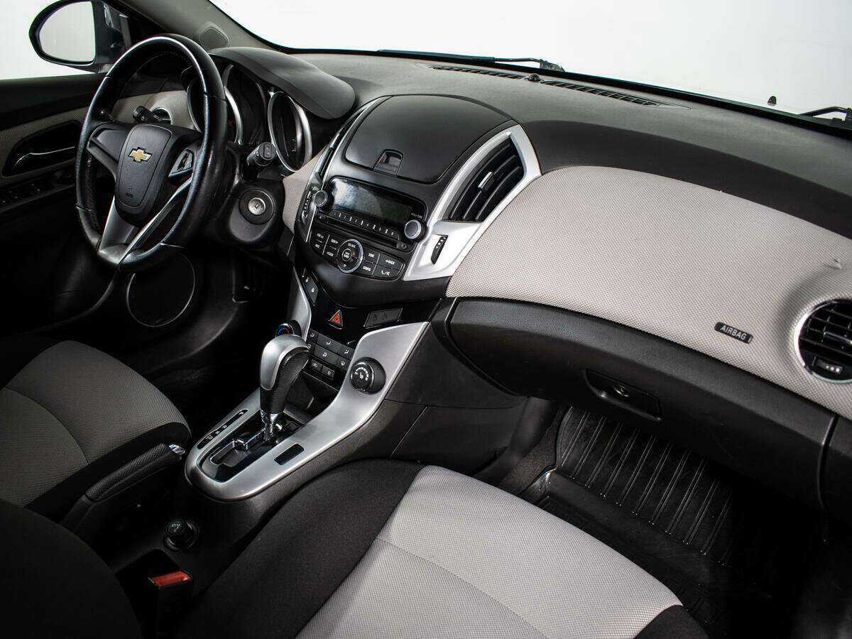Chevrolet Cruze с пробегом — 2013 год. Фото: #5