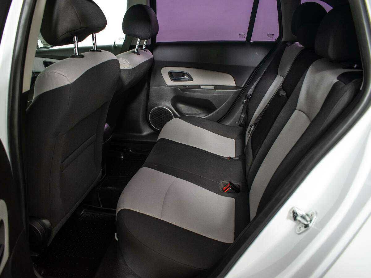 Chevrolet Cruze с пробегом — 2013 год. Фото: #6