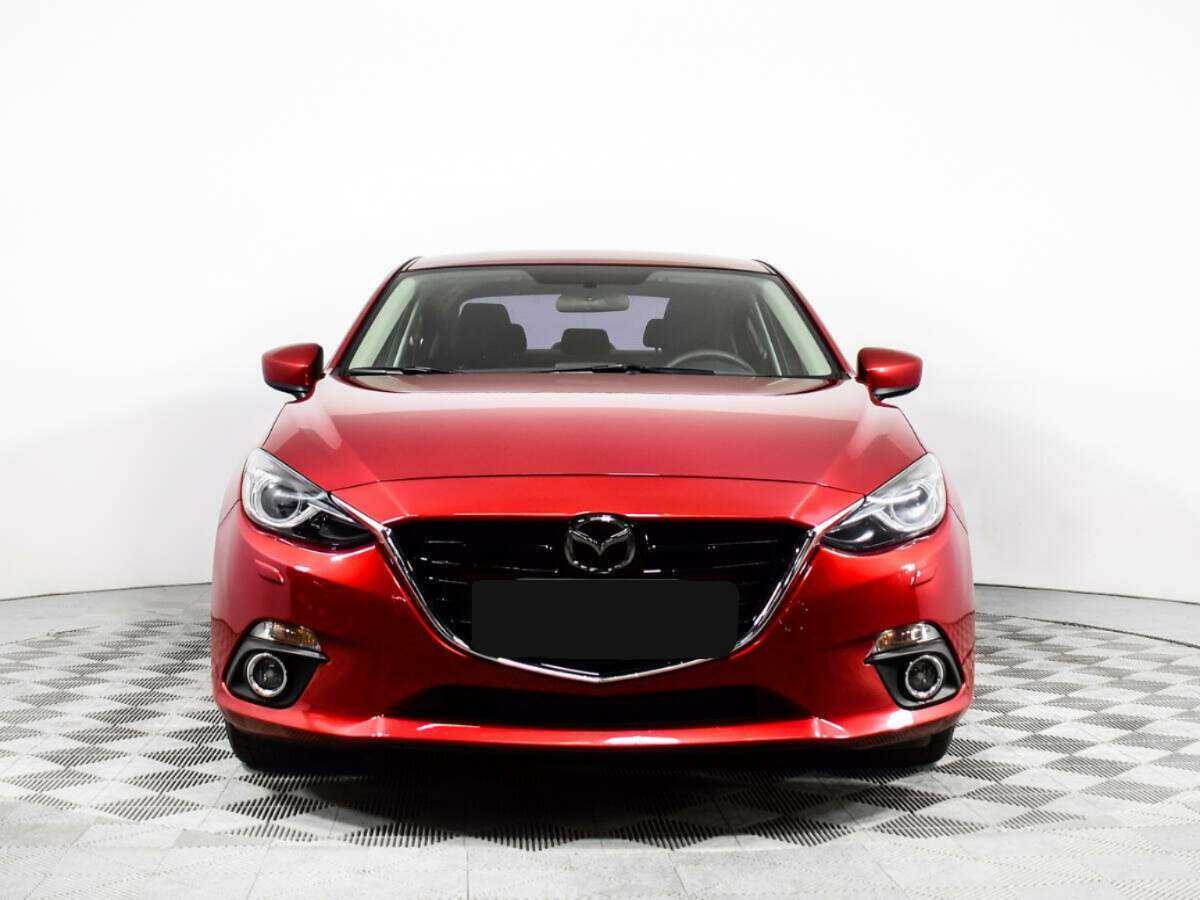 Mazda 3 с пробегом — 2015 год. Фото: #1