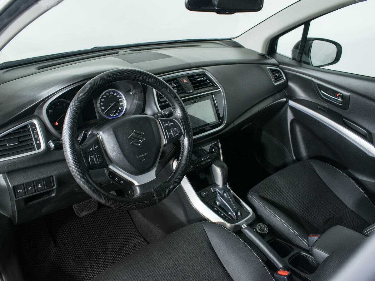Suzuki SX4 с пробегом — 2018 год. Фото: #12